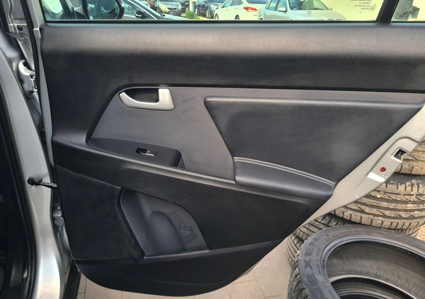 Kia Sportage cena 38499 przebieg: 227060, rok produkcji 2012 z Lwówek małe 596